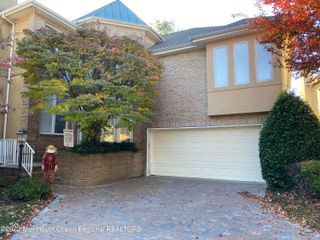 9 Inverness Court, C0320, Holmdel, NJ 07733