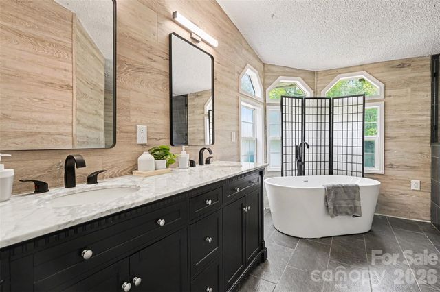 8836 Summerhill Drive, Waxhaw, NC 28173