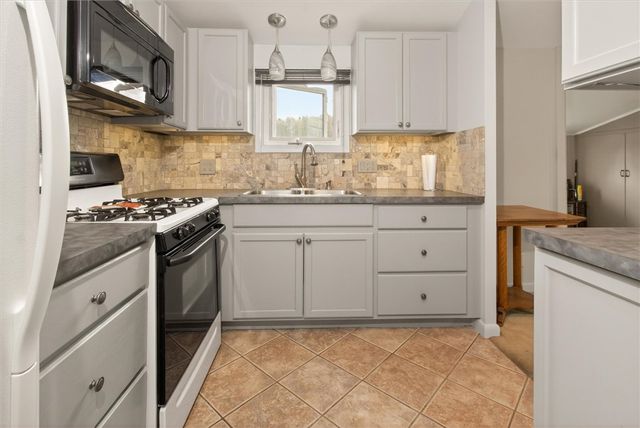 1920 Maple Street Road, Lyons, NY 14489