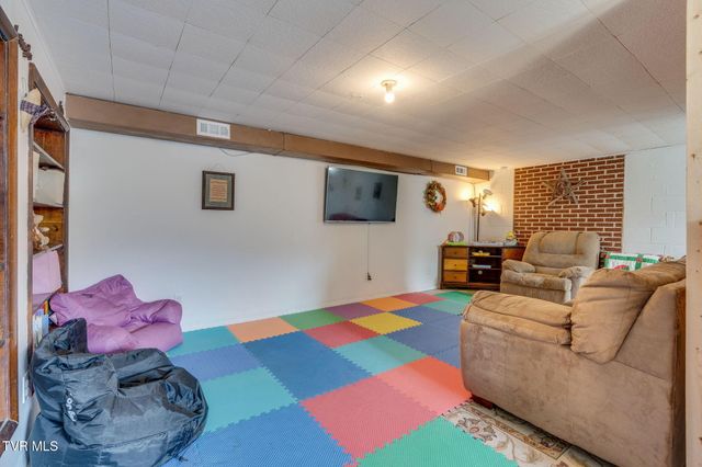 530 East Carters Valley Road, Gate City, VA 24251