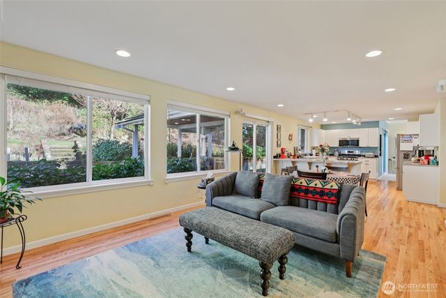 20728 SE 119th Street, Issaquah, WA 98027