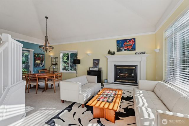 20728 SE 119th Street, Issaquah, WA 98027