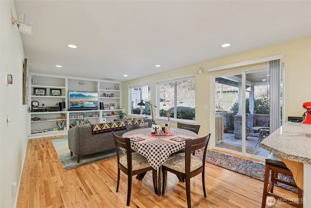 20728 SE 119th Street, Issaquah, WA 98027