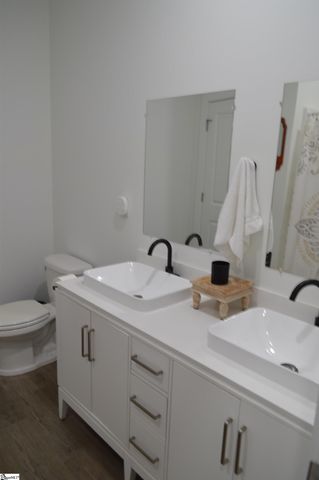 126 Woodshire Drive, Boiling Springs, SC 29316