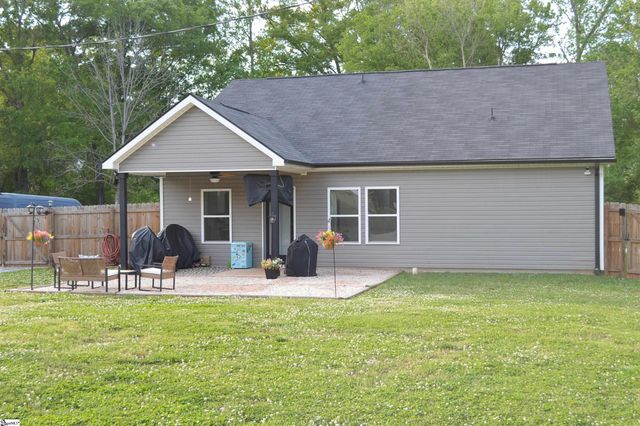 126 Woodshire Drive, Boiling Springs, SC 29316