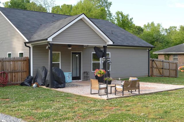 126 Woodshire Drive, Boiling Springs, SC 29316