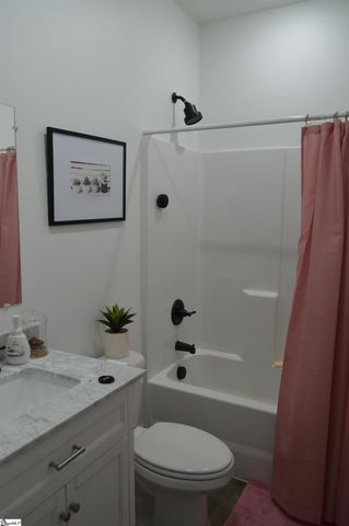 126 Woodshire Drive, Boiling Springs, SC 29316