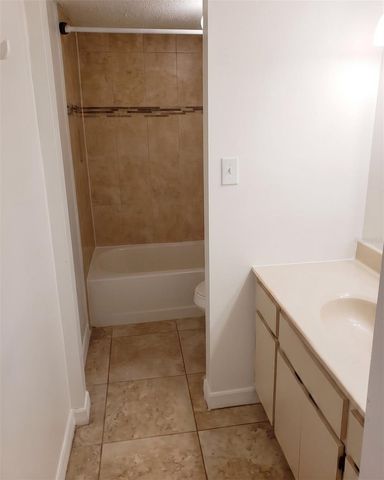 7526 NEEDLE LEAF PLACE 24, Tampa, FL 33617