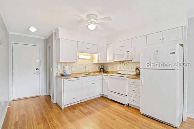 40 Folly Field Rd Apt G15, Hilton Head Island, SC 29928