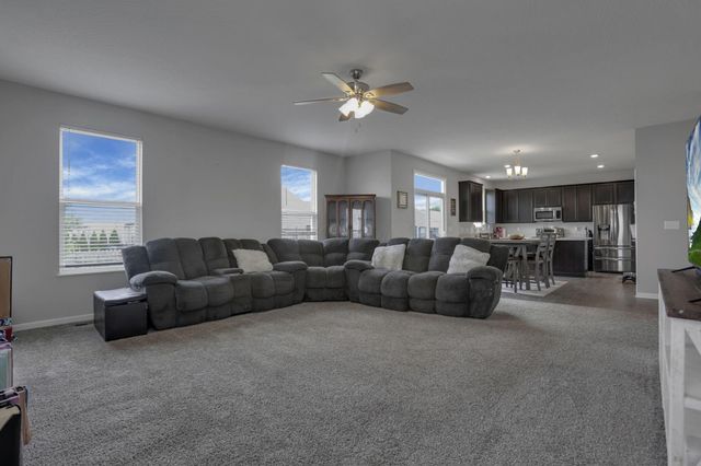 182 Old Bay Drive, Pataskala, OH 43062
