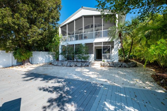 S 282 Coconut Palm Boulevard, Plantation Key, FL 33070