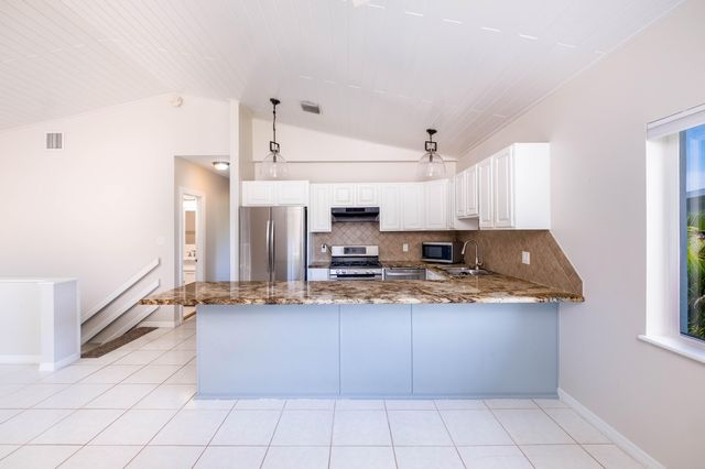 S 282 Coconut Palm Boulevard, Plantation Key, FL 33070