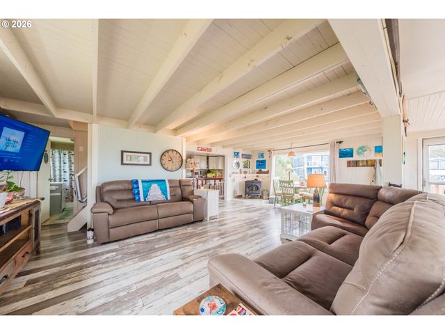 1170 Nw 8TH Ct, Lincoln City, OR 97367