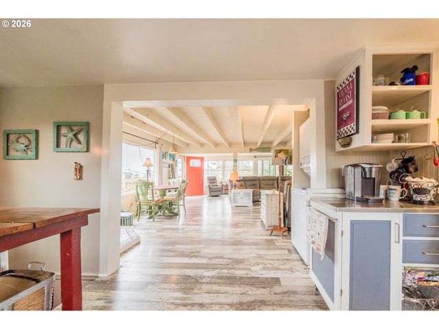 1170 Nw 8TH Ct, Lincoln City, OR 97367