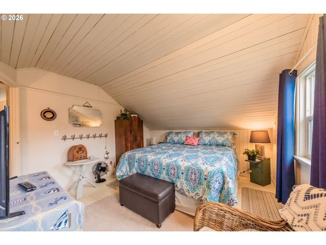 1170 Nw 8TH Ct, Lincoln City, OR 97367