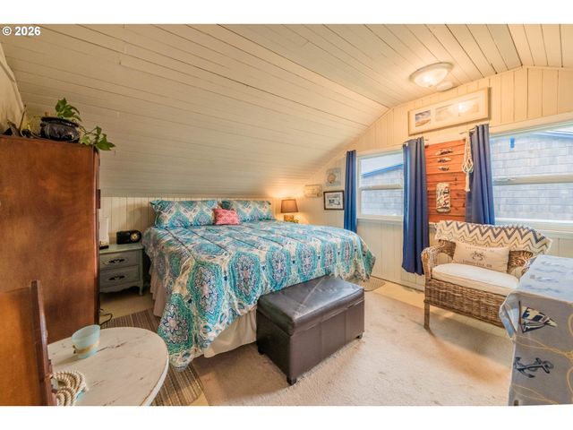 1170 Nw 8TH Ct, Lincoln City, OR 97367