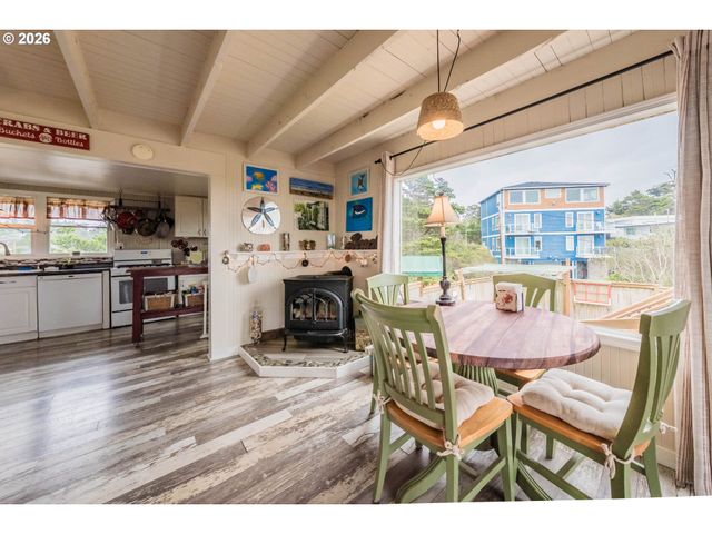 1170 Nw 8TH Ct, Lincoln City, OR 97367