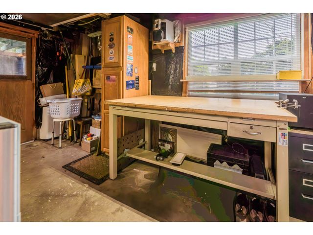 1170 Nw 8TH Ct, Lincoln City, OR 97367