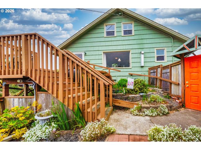 1170 Nw 8TH Ct, Lincoln City, OR 97367