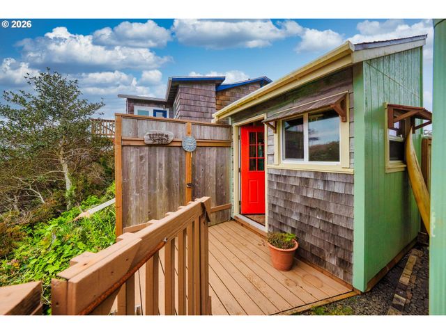 1170 Nw 8TH Ct, Lincoln City, OR 97367