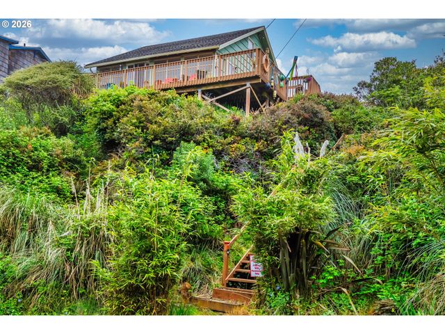1170 Nw 8TH Ct, Lincoln City, OR 97367