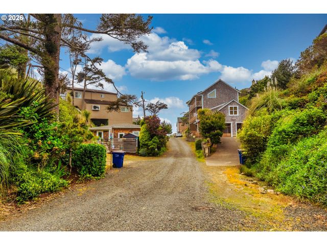 1170 Nw 8TH Ct, Lincoln City, OR 97367