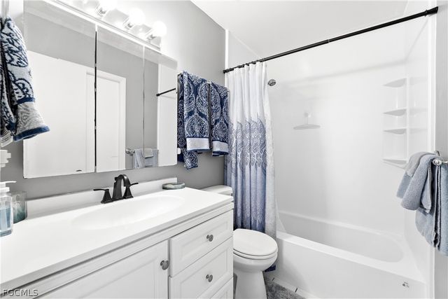 3268 Royal Canadian TRCE 1, Fort Myers, FL 33907