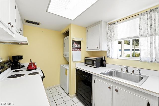 3268 Royal Canadian TRCE 1, Fort Myers, FL 33907