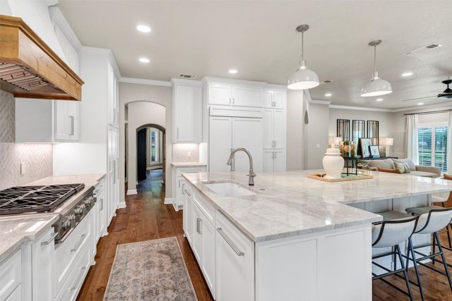 4014 Angelina Court N, De Cordova, TX 76049