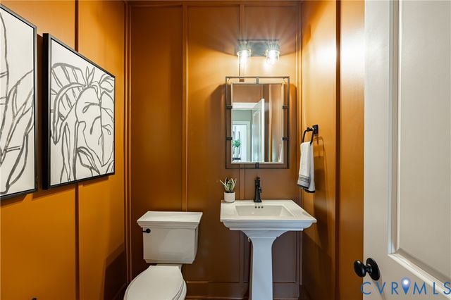8294 Mount Eagle Rd, Hanover, VA 23005