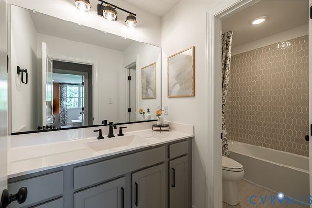 8294 Mount Eagle Rd, Hanover, VA 23005
