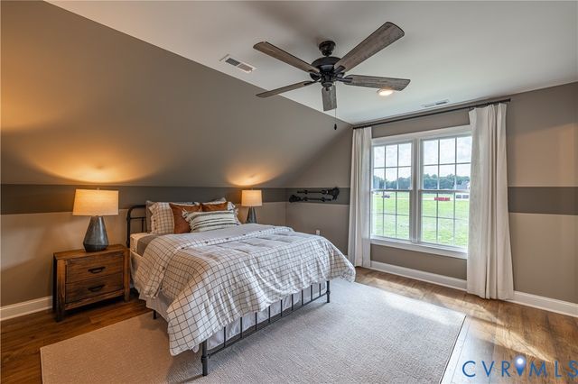 8294 Mount Eagle Rd, Hanover, VA 23005