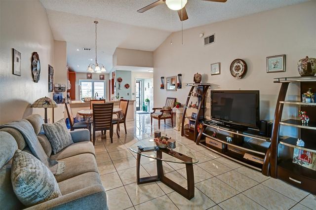 49 PINE ISLAND CIRCLE, Kissimmee, FL 34743
