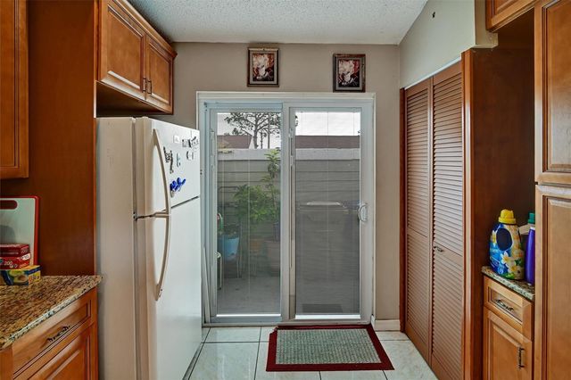 49 PINE ISLAND CIRCLE, Kissimmee, FL 34743