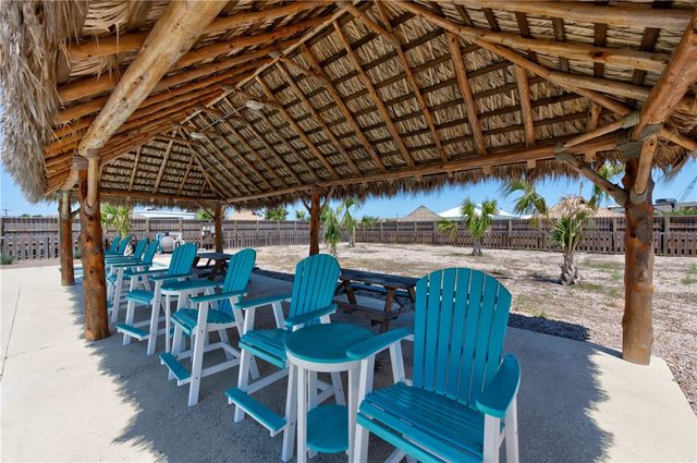 223 Port Mansfield St, Port Aransas, TX 78373