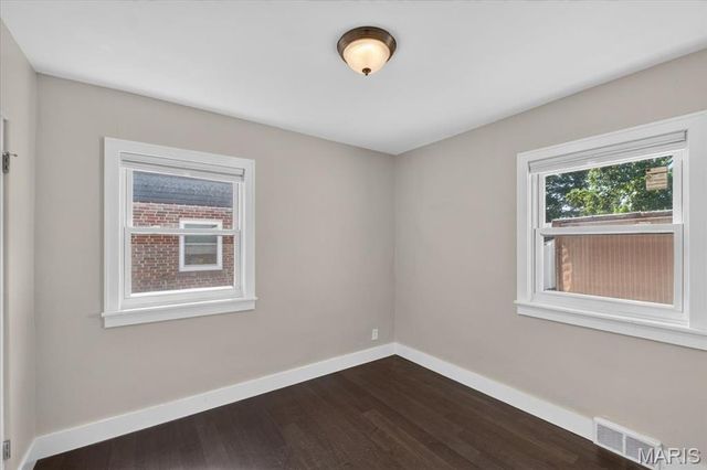 900 Dwyer Avenue, Kirkwood, MO 63122