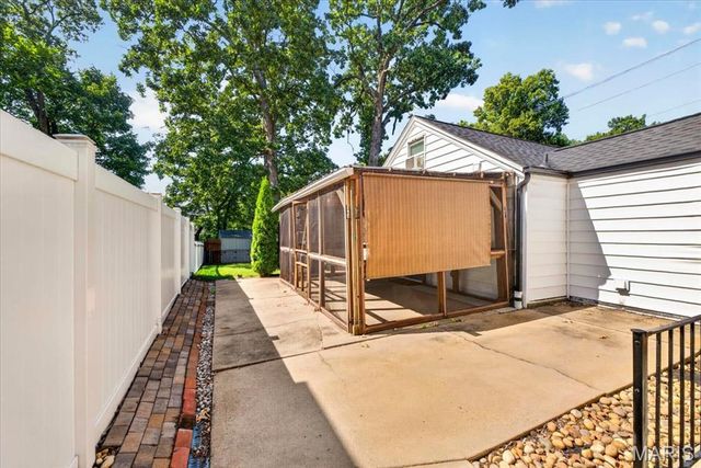 900 Dwyer Avenue, Kirkwood, MO 63122