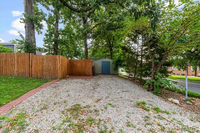 900 Dwyer Avenue, Kirkwood, MO 63122