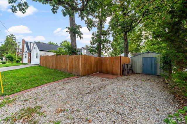 900 Dwyer Avenue, Kirkwood, MO 63122