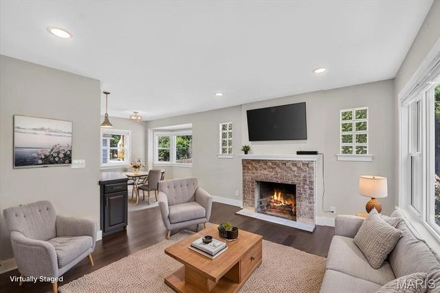 900 Dwyer Avenue, Kirkwood, MO 63122