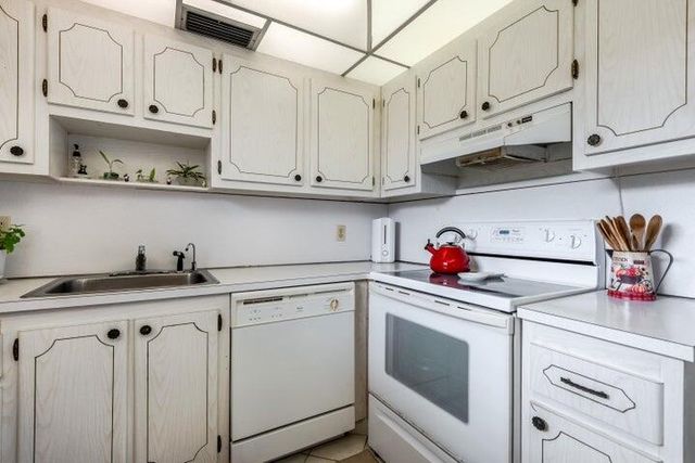 657 Brittany N, Delray Beach, FL 33446