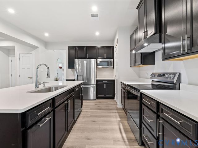 2006 Enon Station Dr, Chester, VA 23836