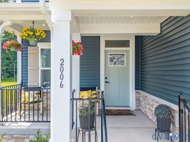 2006 Enon Station Dr, Chester, VA 23836