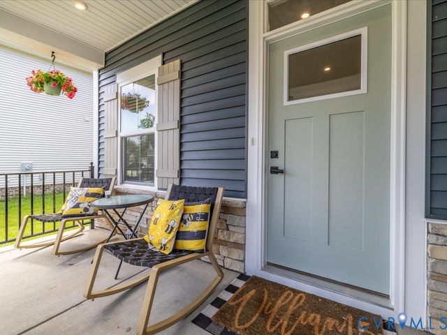 2006 Enon Station Dr, Chester, VA 23836