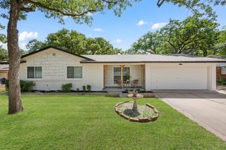 1225 King Drive, Bedford, TX 76022
