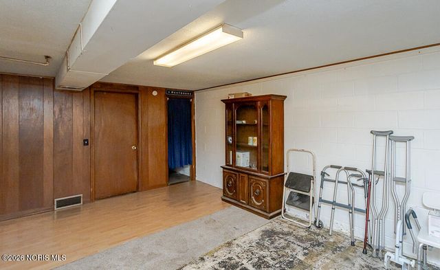 2448 Norma Place, Northwood, OH 43619