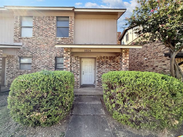 1024 Southmoor Drive 1026, Arlington, TX 76010