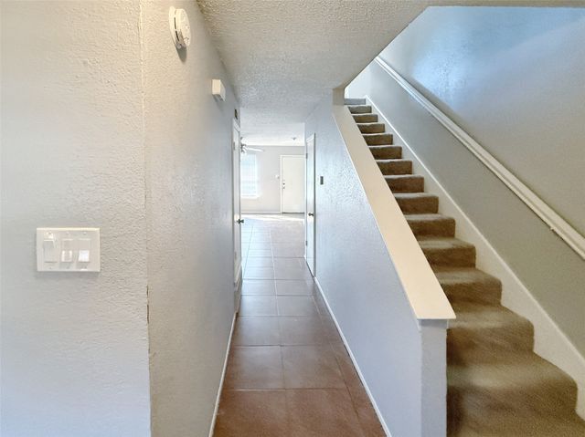 1024 Southmoor Drive 1026, Arlington, TX 76010