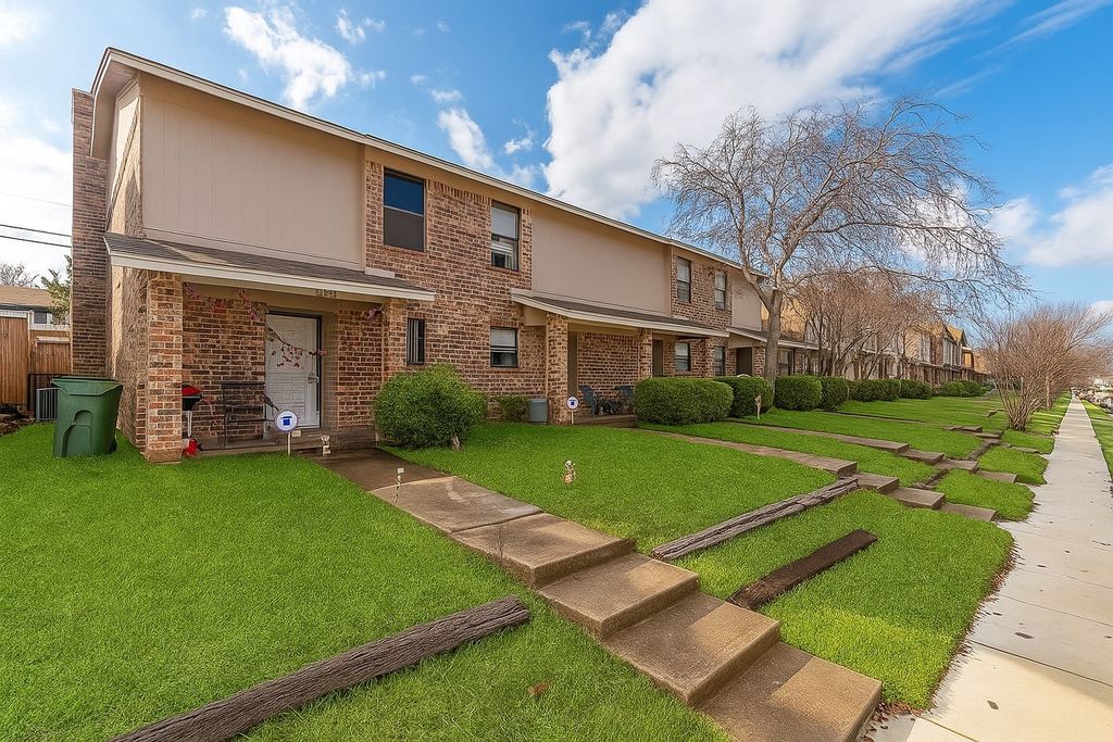 1024 Southmoor Drive 1026, Arlington, TX 76010