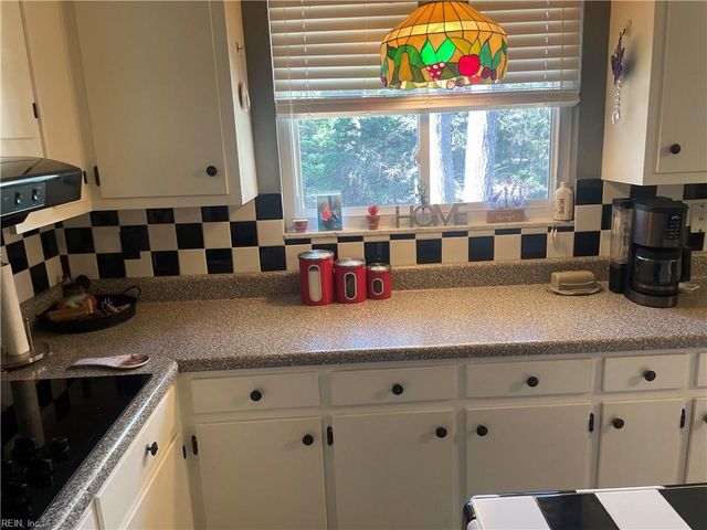 3408 Shoreline DR, Portsmouth, VA 23703